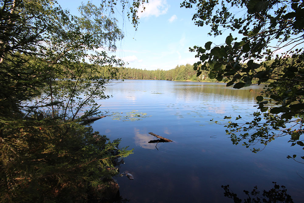 Karskogin uimaranta, maisema järvelle.