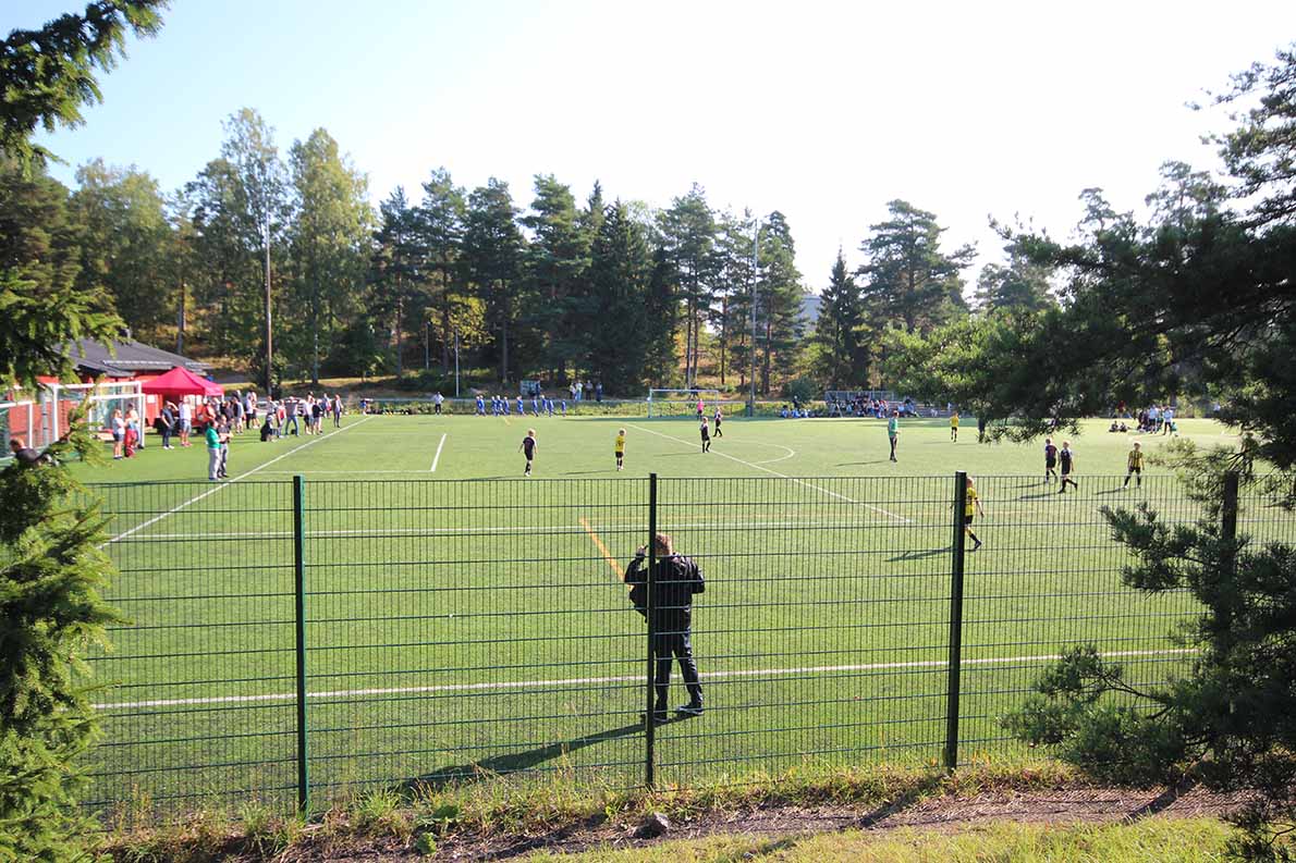 Kivenlahden tekonurmi, Espoo.