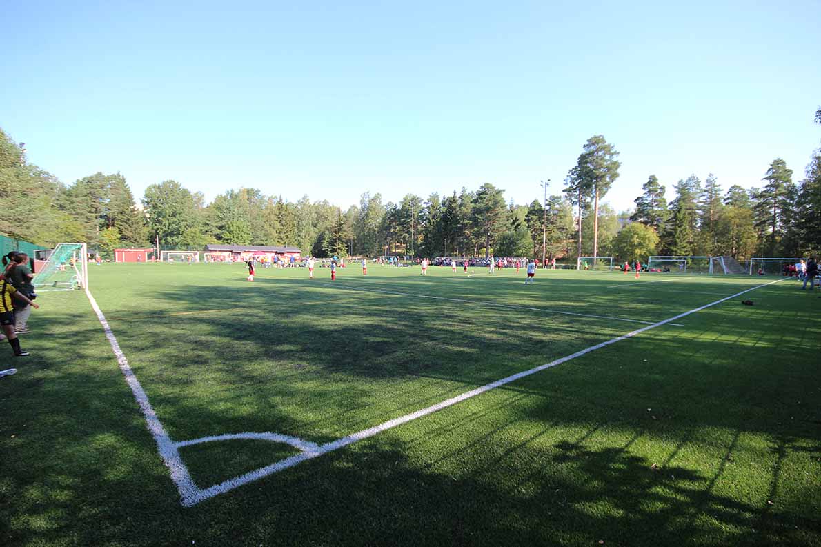 Kivenlahden tekonurmi, Espoo.