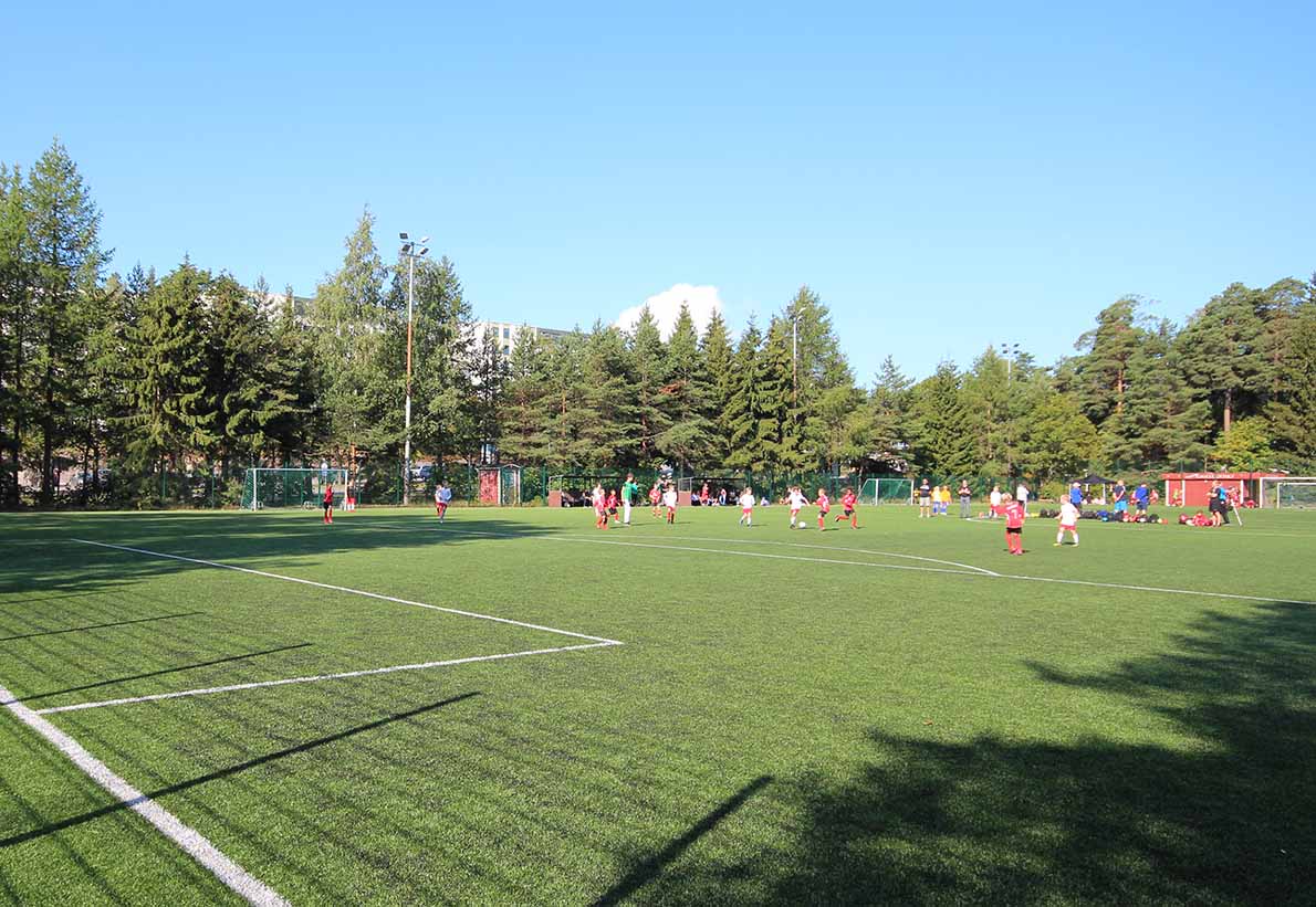 Kivenlahden tekonurmi, Espoo.