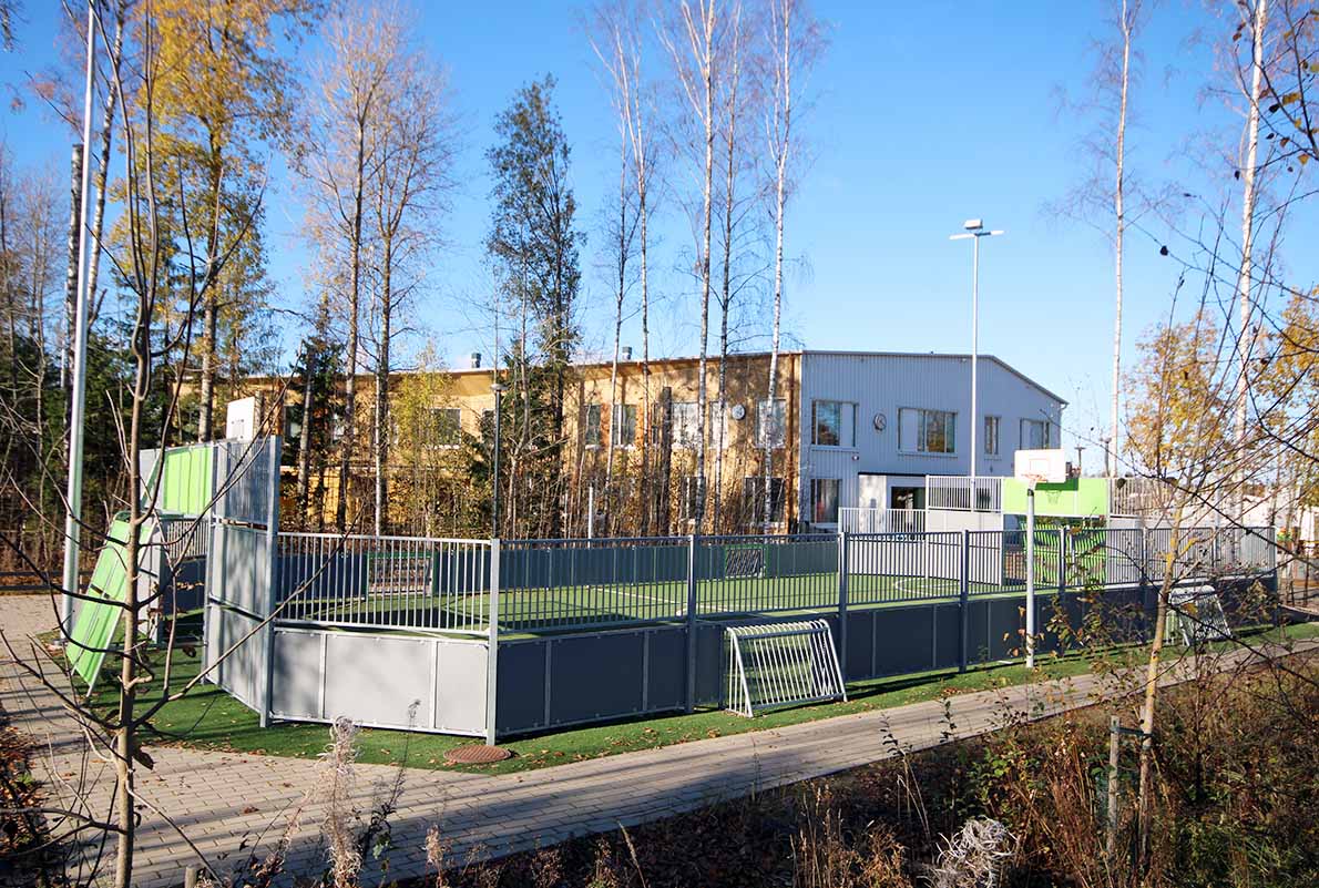 Kungsgårdsskolanin tekonurmi, Espoo.