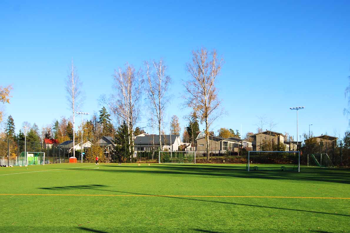 Kungsgårdsskolanin tekonurmi, Espoo.